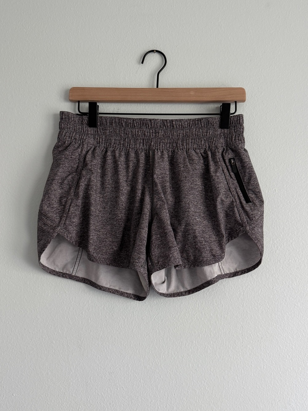Lululemon Hotty Hot High Rise Shorts - Picture 1 of 2